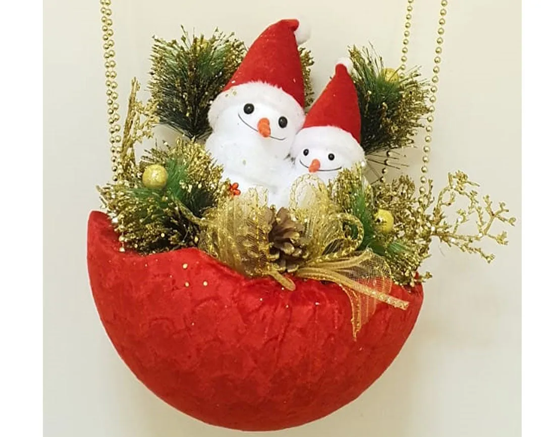 Two snowmen in red basket with gold beads